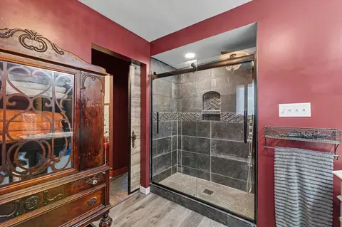 Bath - 1809 Augusta Dr, Champaign, IL 61821 photo 3 of 3