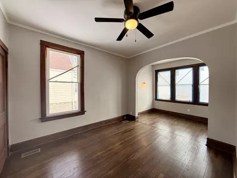 Living - Undisclosed, Chicago, IL 60636 photo 5 of 5