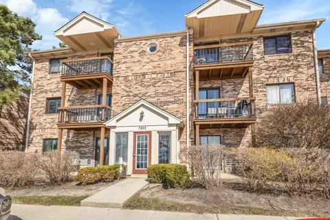 2245 Nichols Rd #C, Arlington Heights, IL 60004
