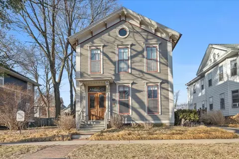 510 E Grove St, Bloomington, IL 61701