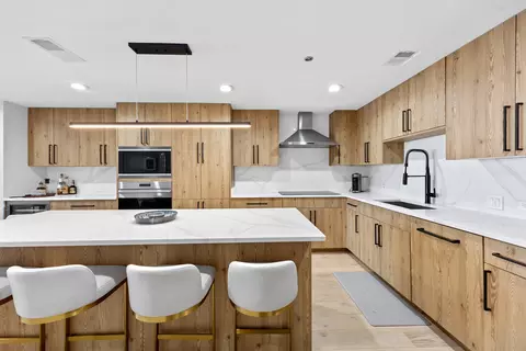 Kitchen - 180 E Pearson St #3702, Chicago, IL 60611 photo 1 of 6