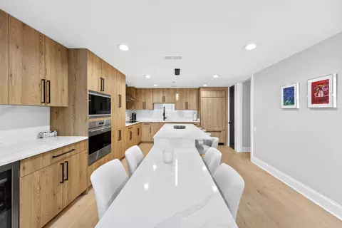 Kitchen - 180 E Pearson St #3702, Chicago, IL 60611 photo 3 of 6