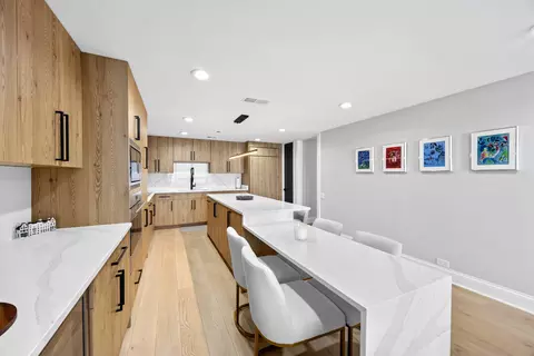 Kitchen - 180 E Pearson St #3702, Chicago, IL 60611 photo 5 of 6