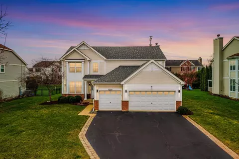 12221 Sinnett St, Huntley, IL 60142