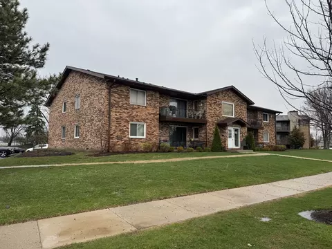 344 Sheridan Dr #1C, Willowbrook, IL 60527