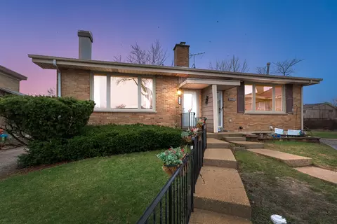 9308 Home Ct, Des Plaines, IL 60016