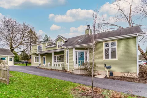 105 Lincoln Ave, Fox River Grove, IL 60021