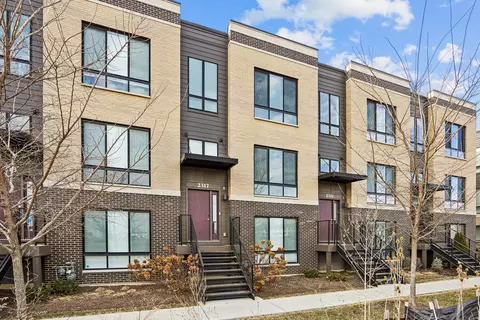 2317 Alumni Dr, Schaumburg, IL 60173