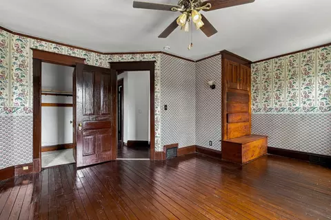 Bedroom - 1819 15th St, Moline, IL 61265 photo 5 of 6
