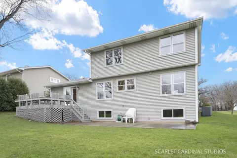Exterior - 749 Holly Dr, Bartlett, IL 60103 photo 3 of 5