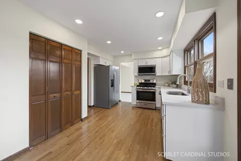 Kitchen - 749 Holly Dr, Bartlett, IL 60103 photo 3 of 4
