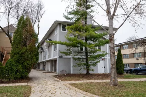 425 S Harvey Ave #C, Oak Park, IL 60302