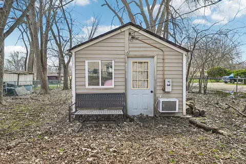 1326 Nippersink Dr, Spring Grove, IL 60081