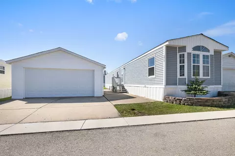 3515 Barb Ave, Park City, IL 60085