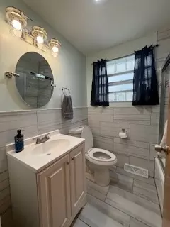Bath - 2900 E 101st St, Chicago, IL 60617 photo 1 of 2