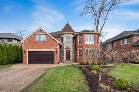 3202 Dell Pl, Glenview, IL 60025