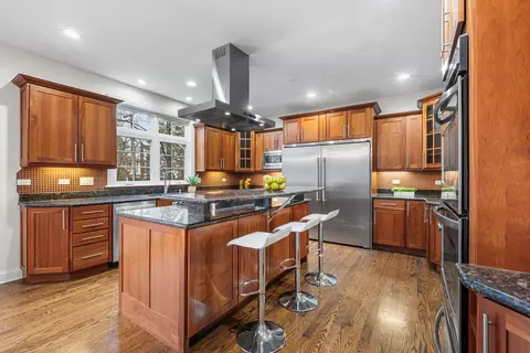 Kitchen - 3202 Dell Pl, Glenview, IL 60025 photo 1 of 4