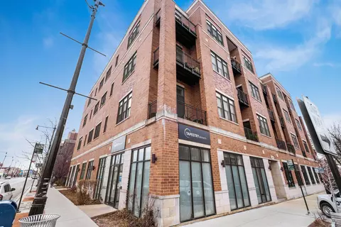 4755 N Washtenaw Ave #305, Chicago, IL 60625