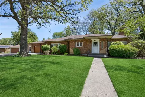 667 N Lake St, Grayslake, IL 60030