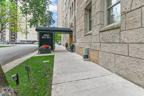 5000 S East End Ave #2D, Chicago, IL 60615