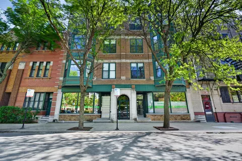 1245 W George St #301, Chicago, IL 60657