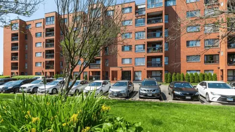 3700 Capri Ct #206, Glenview, IL 60025