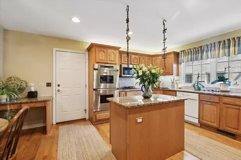 Kitchen - 209 E Washington Ave, Lake Bluff, IL 60044 photo 1 of 4