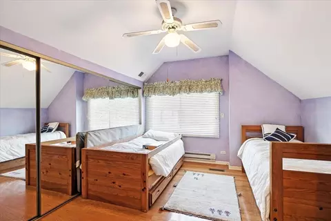 Bedroom - 209 E Washington Ave, Lake Bluff, IL 60044 photo 5 of 5