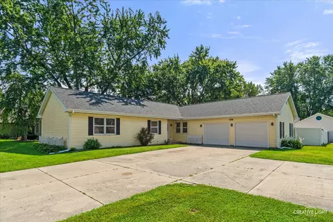 476 Lasalle Dr, Lake Holiday, IL 60552