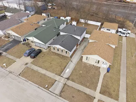 View/Area - 2736 E Goodrich Ave E, Burnham, IL 60633 photo 2 of 5