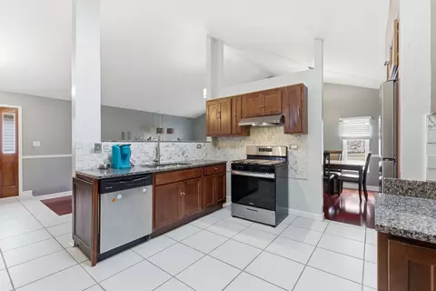 Kitchen - 2736 E Goodrich Ave E, Burnham, IL 60633 photo 2 of 2