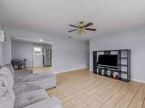 Living - 15316 Parkside Dr, Markham, IL 60428 photo 3 of 3