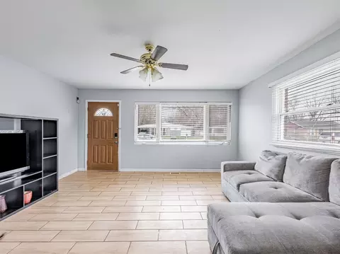 Living - 15316 Parkside Dr, Markham, IL 60428 photo 1 of 3