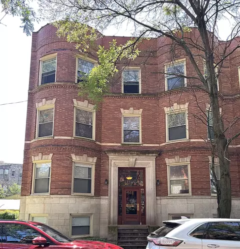 1223 E 52nd St #1, Chicago, IL 60615