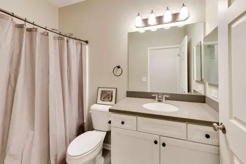 Bath - 1824 Alta Dr, Volo, IL 60020 photo 2 of 2