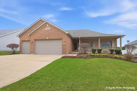 517 Sawgrass Ln, Hampshire, IL 60140