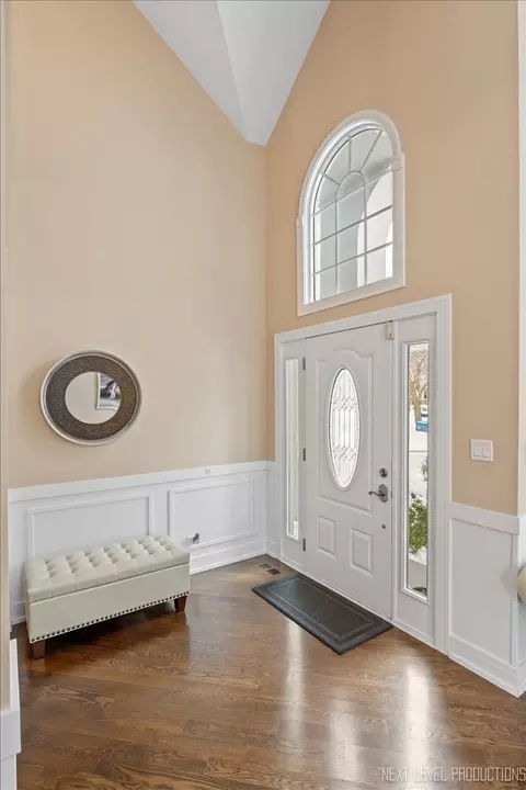 Entry Way - 970 Waterside Ct, Aurora, IL 60502 photo 2 of 3