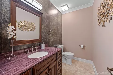 Bath - 970 Waterside Ct, Aurora, IL 60502 photo 1 of 7