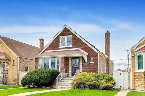 8022 S Albany Ave, Chicago, IL 60652