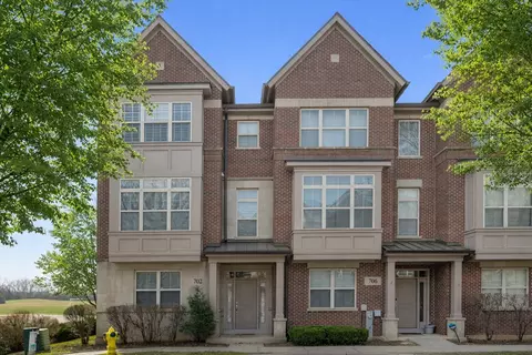 702 N Keystone Ln, Vernon Hills, IL 60061