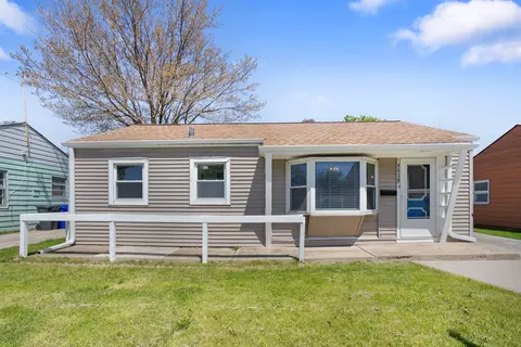 8630 45th St, Lyons, IL 60534