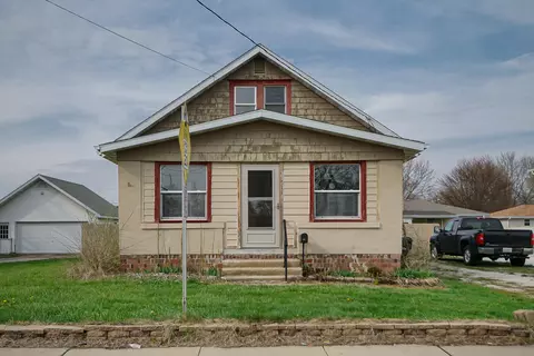 711 Peoria St, Washington, IL 61571