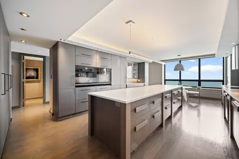 Kitchen - 180 E Pearson St #6003, Chicago, IL 60611 photo 4 of 7
