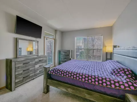 Bedroom - 3135 Town Square Dr #104, Rolling Meadows, IL 60008 photo 2 of 3