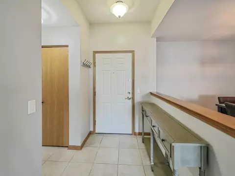 Entry Way - 3135 Town Square Dr #104, Rolling Meadows, IL 60008 photo 1 of 3