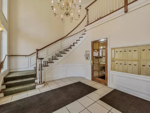 Entry Way - 3135 Town Square Dr #104, Rolling Meadows, IL 60008 photo 3 of 3