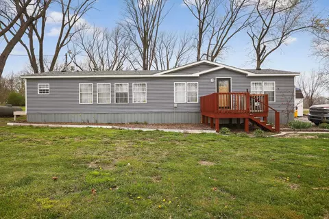 21309 Gambill Ln, Carlyle, IL 62231
