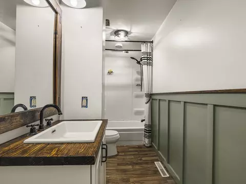 Bath - 312 N Stanton St, Davis, IL 61019 photo 1 of 3