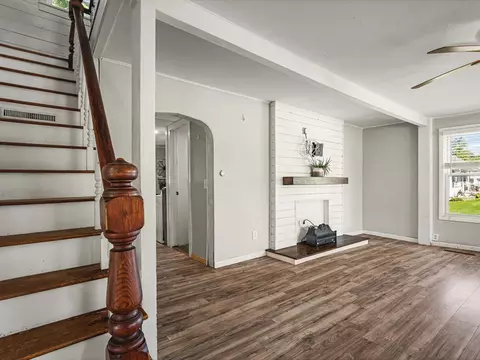 Living - 312 N Stanton St, Davis, IL 61019 photo 3 of 5