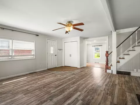 Living - 312 N Stanton St, Davis, IL 61019 photo 2 of 5